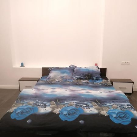 Snooze Downtown Apartment Arad Esterno foto